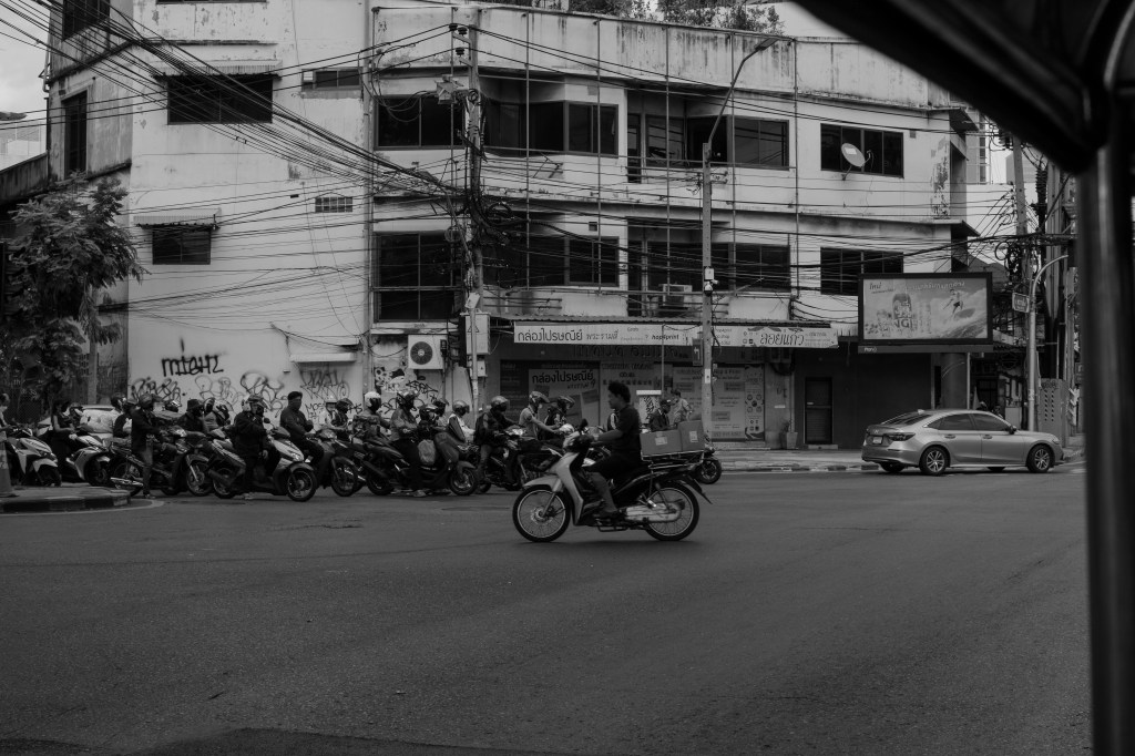 This image has an empty alt attribute; its file name is dsc_0443-1.jpg